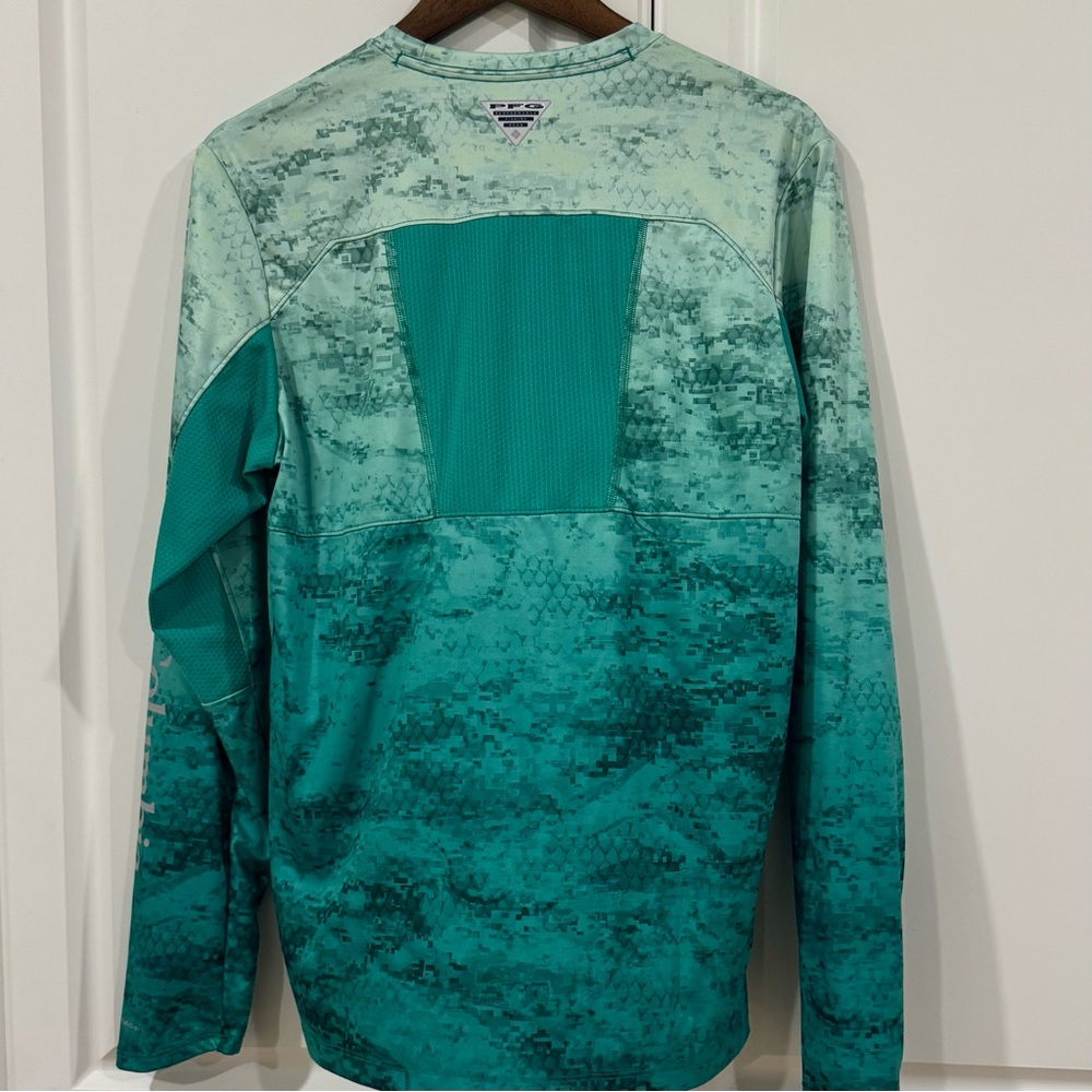 Columbia PFG Teal/Green Camouflage Shirt - Picture 3 of 3